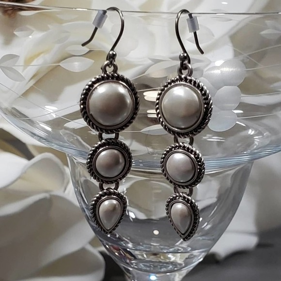 LUCKY brand silver and pearl drop earrings NEW!!!! - Picture 4 of 4